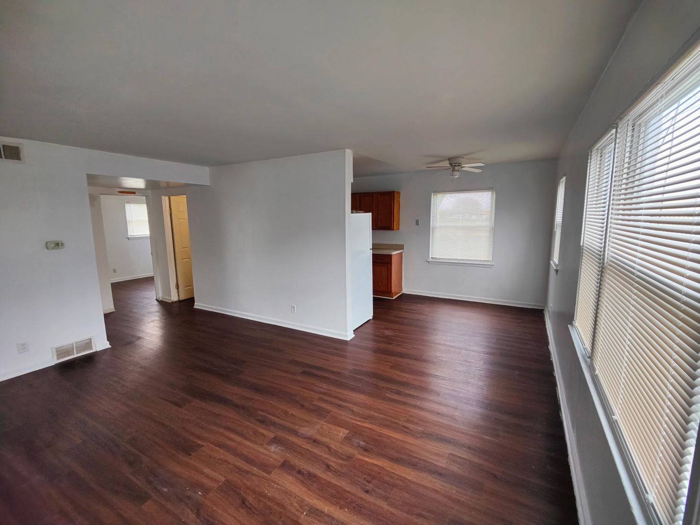 Aurora, IL 60506,384 W Indian Trail Road #2