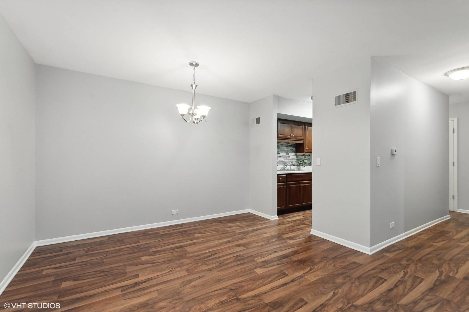 Barrington, IL 60010,520 Shorely Drive #201