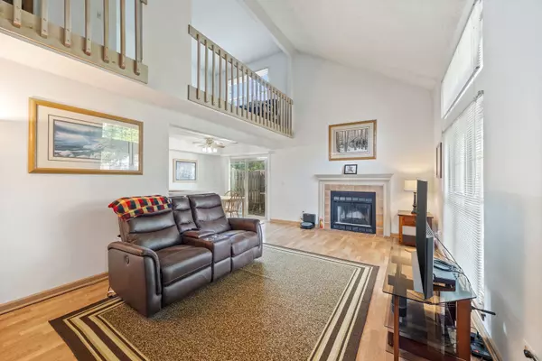 Palatine, IL 60067,1368 N Knollwood Drive