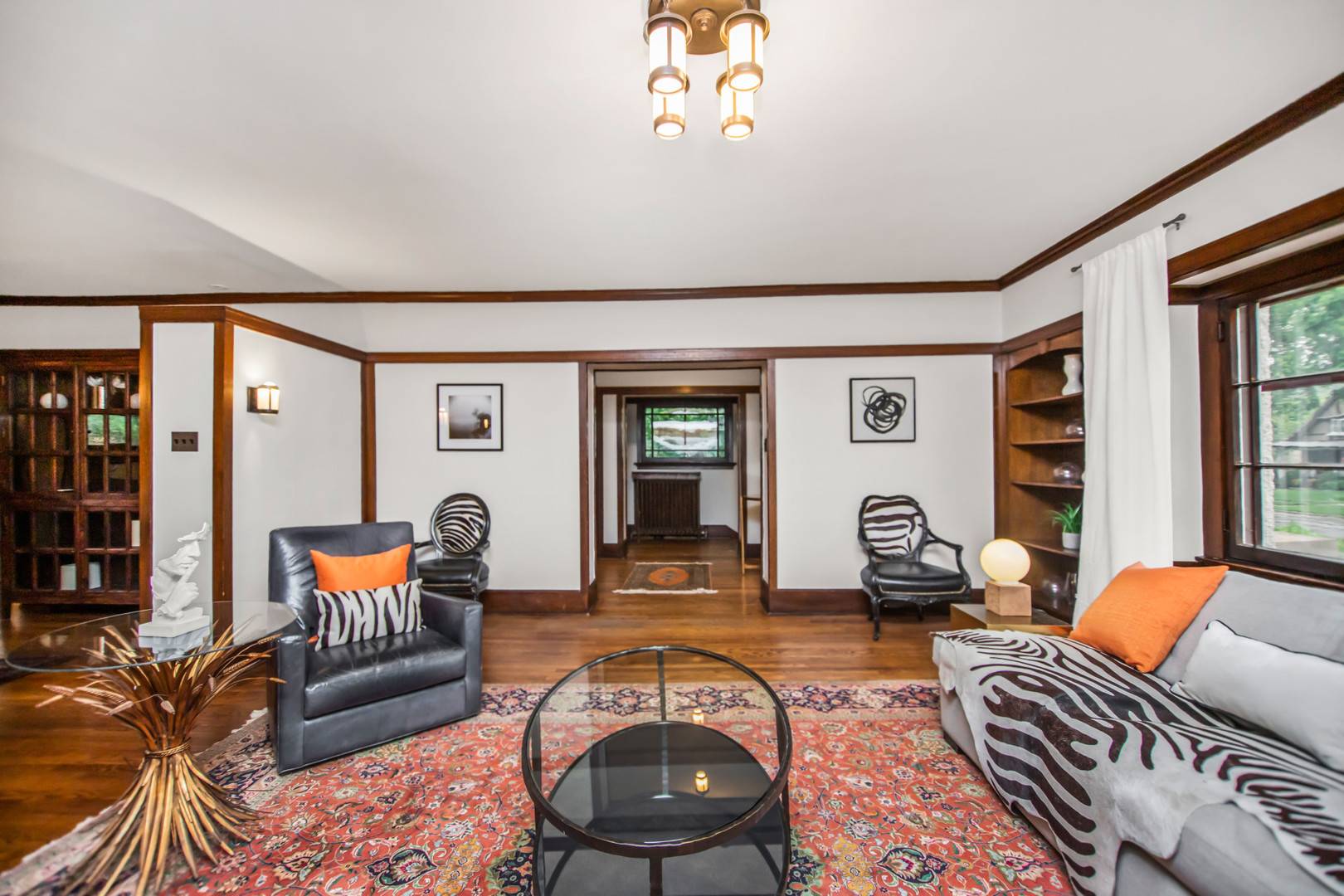 Oak Park, IL 60302,519 N Elmwood Avenue