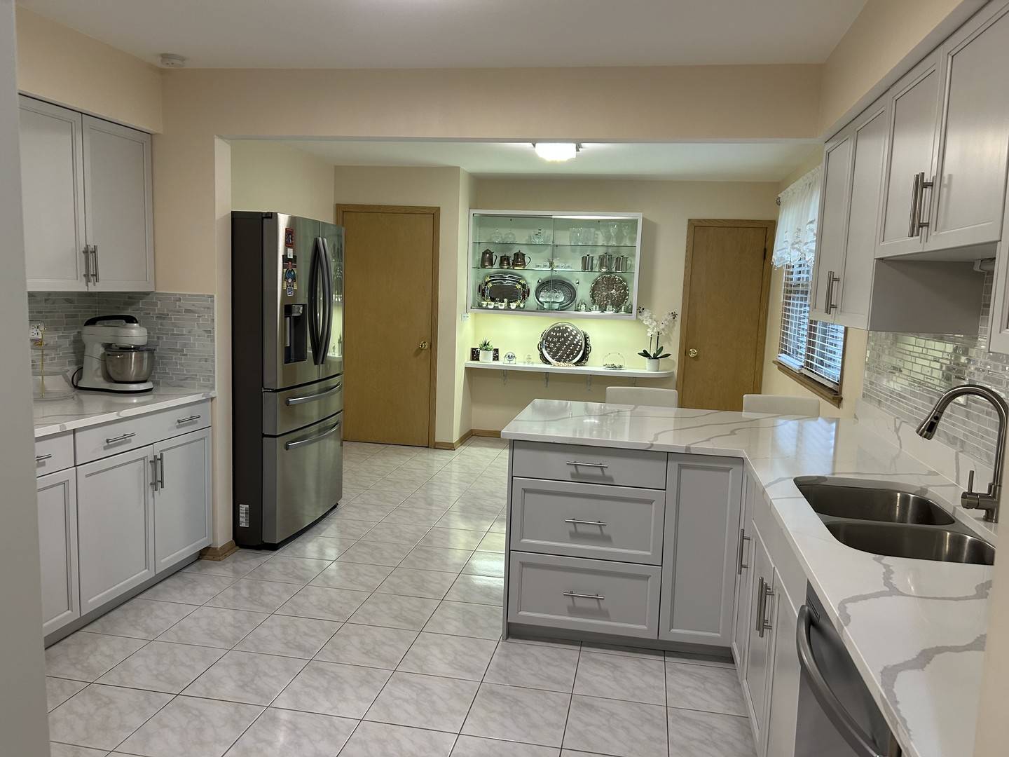 Des Plaines, IL 60016,9362 Clancy Drive