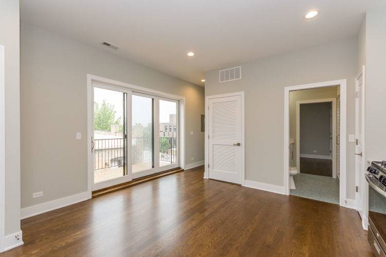 Chicago, IL 60613,1915 W Irving Park Road #206