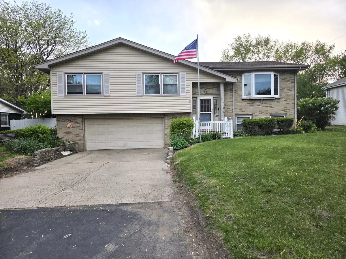 Shorewood, IL 60404,305 Arrowhead Drive