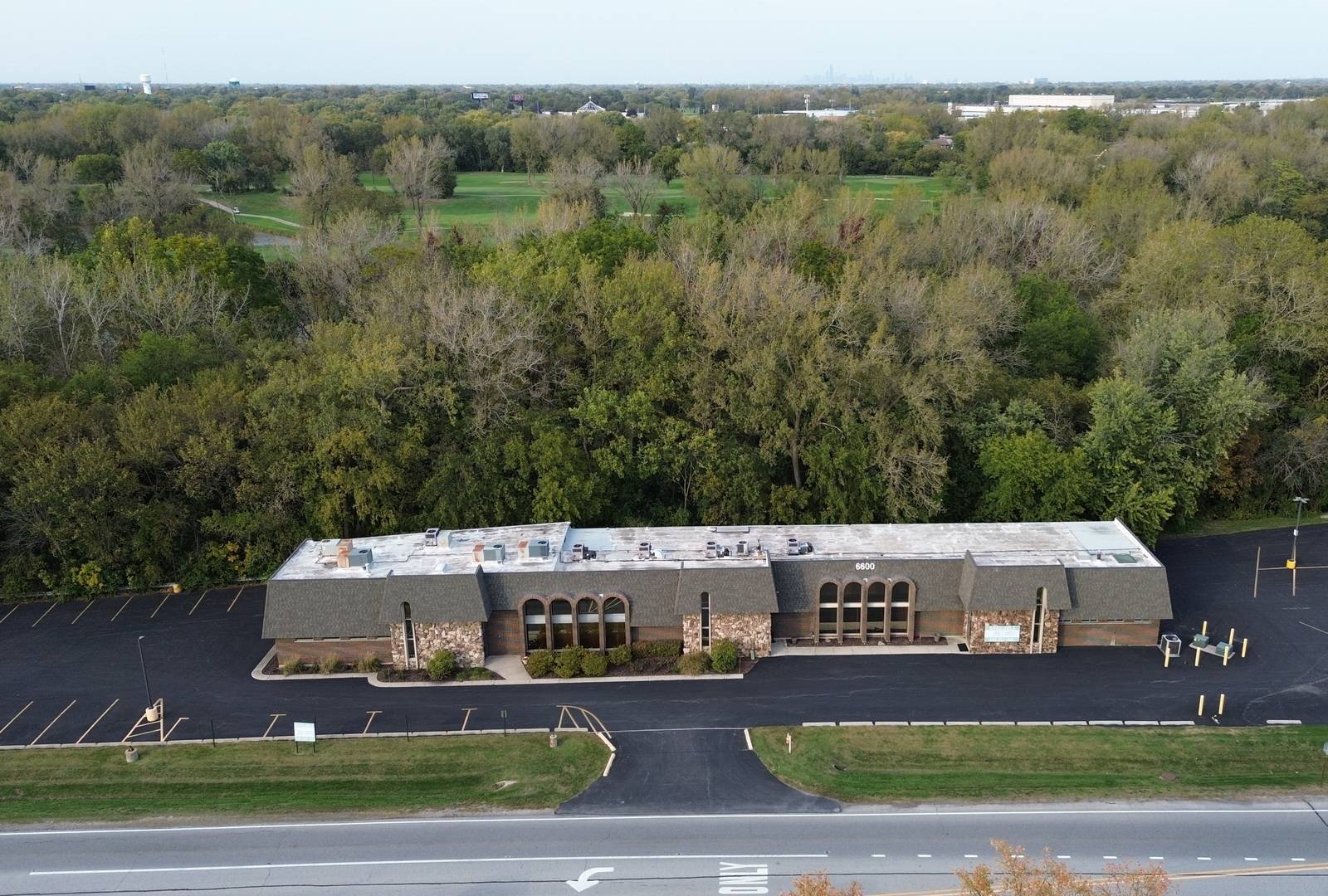 6600 W College Drive, Palos Heights, IL 60463
