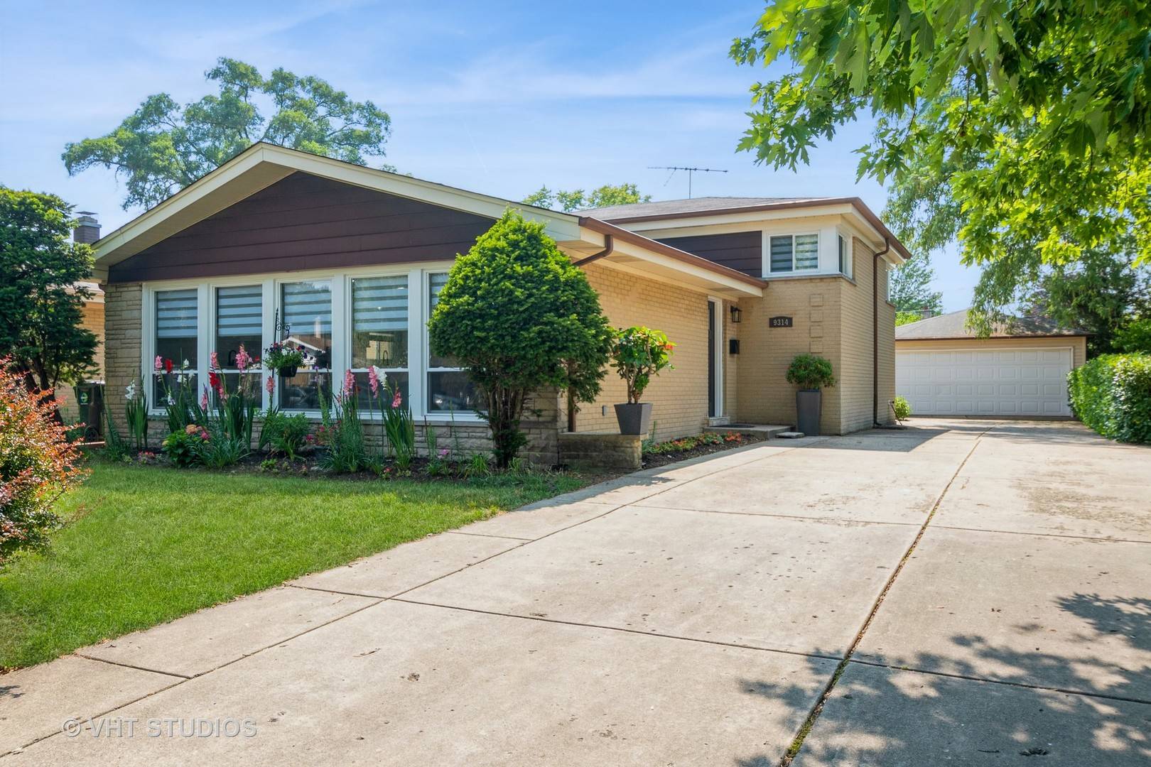 9314 Marmora Avenue, Morton Grove, IL 60053