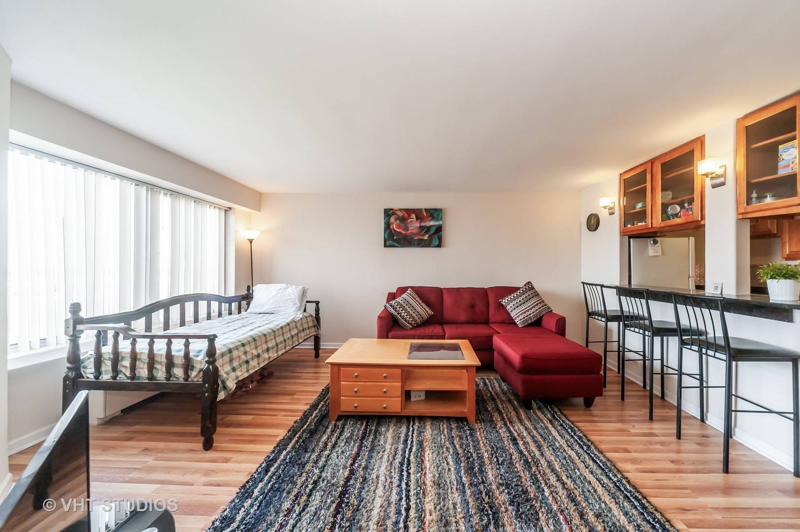 Chicago, IL 60645,7061 N Kedzie Avenue #1409