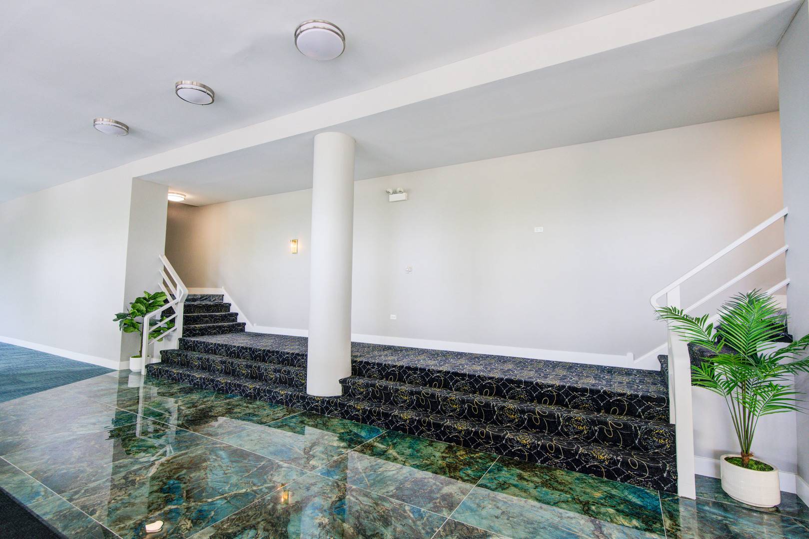 Chicago, IL 60645,7250 N Western Avenue #510