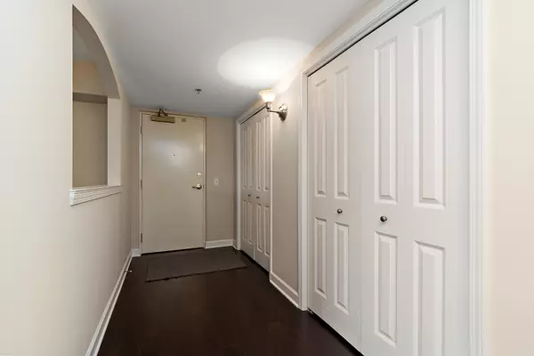 Orland Park, IL 60467,11110 Waters Edge Drive #2A