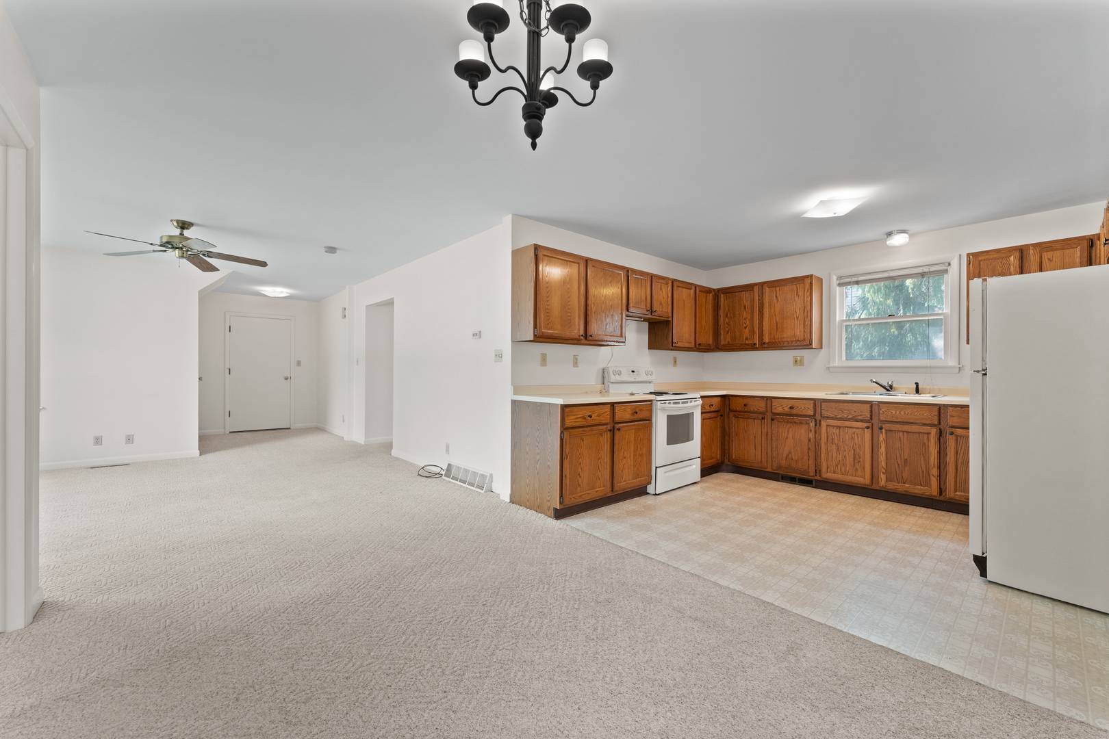 Dekalb, IL 60115,405 S 7th Street #1