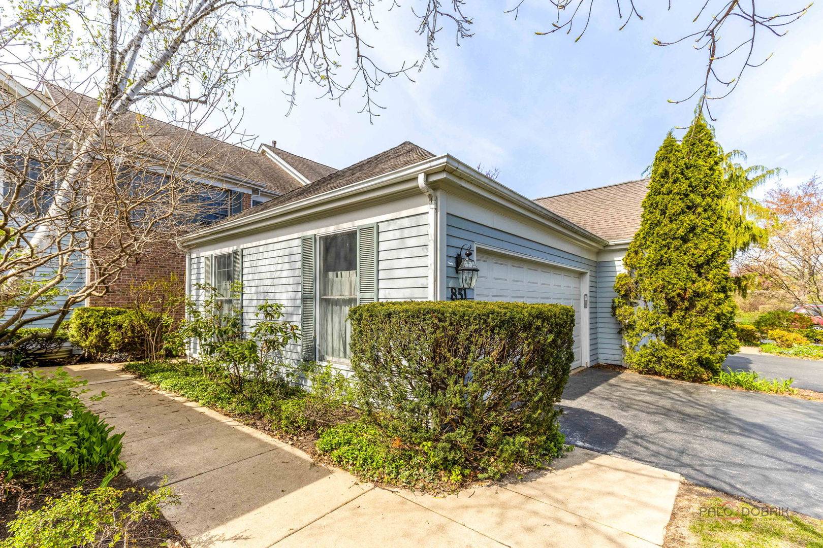 Lincolnshire, IL 60069,851 Sutton Court