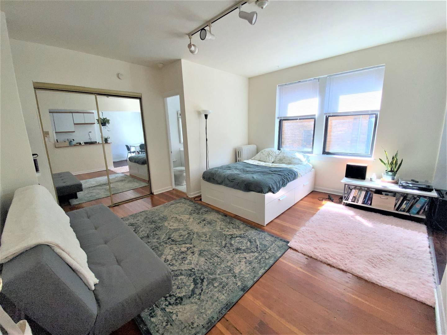 644 W Wrightwood Avenue #203, Chicago, IL 60614