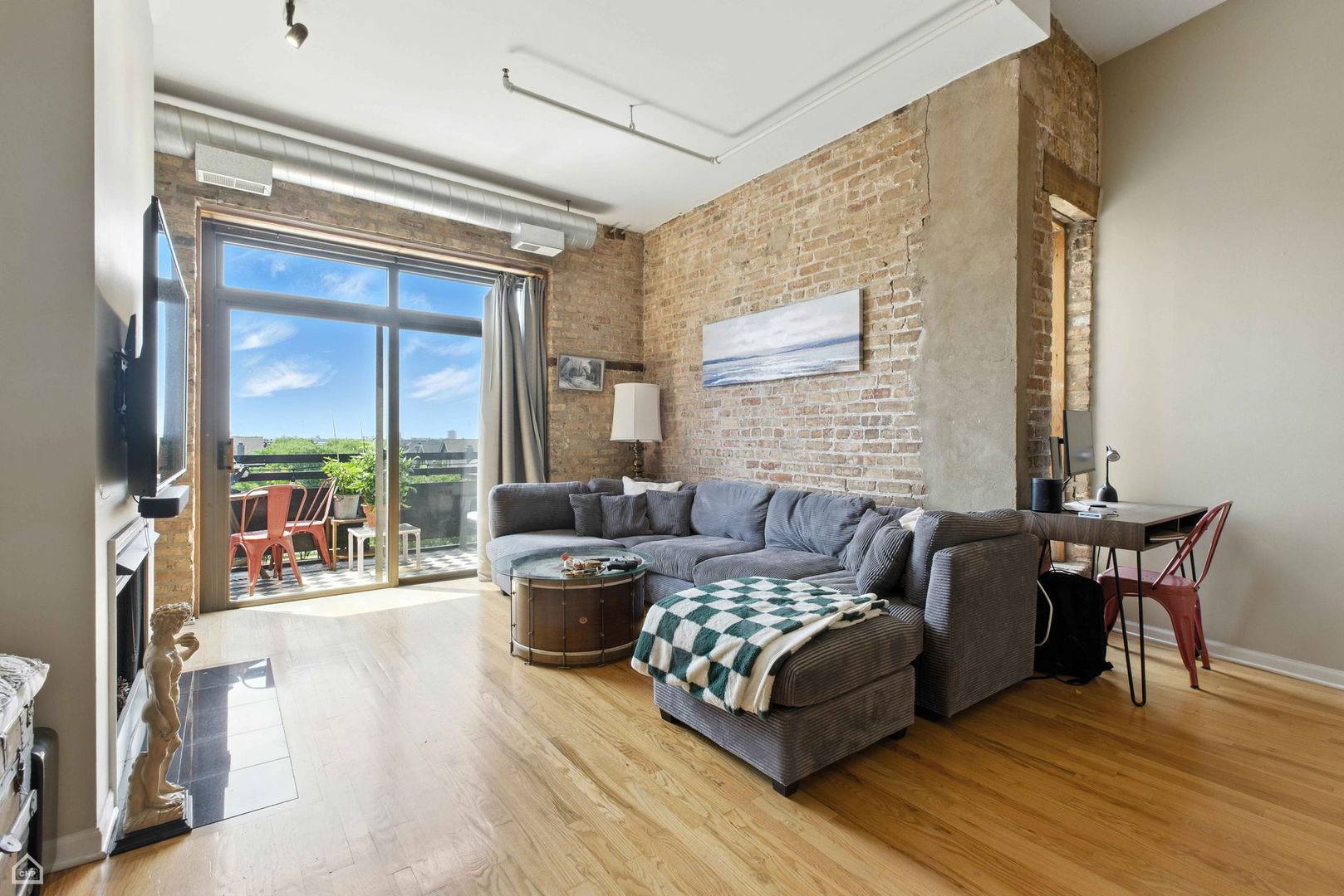 Chicago, IL 60614,1735 W Diversey Parkway #505
