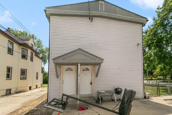 Joliet, IL 60435,621 Oneida Street #2
