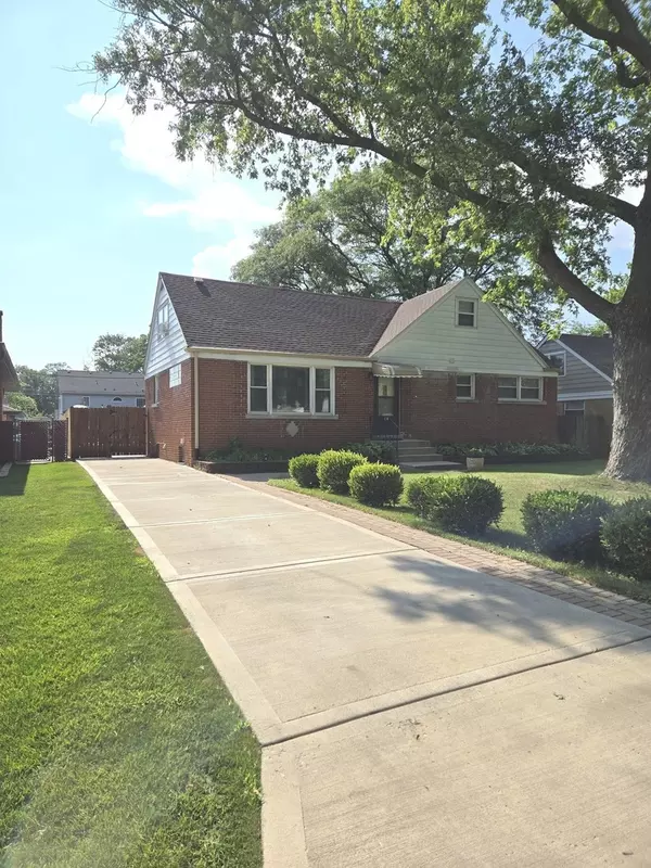 452 S Walnut Street, Bensenville, IL 60106