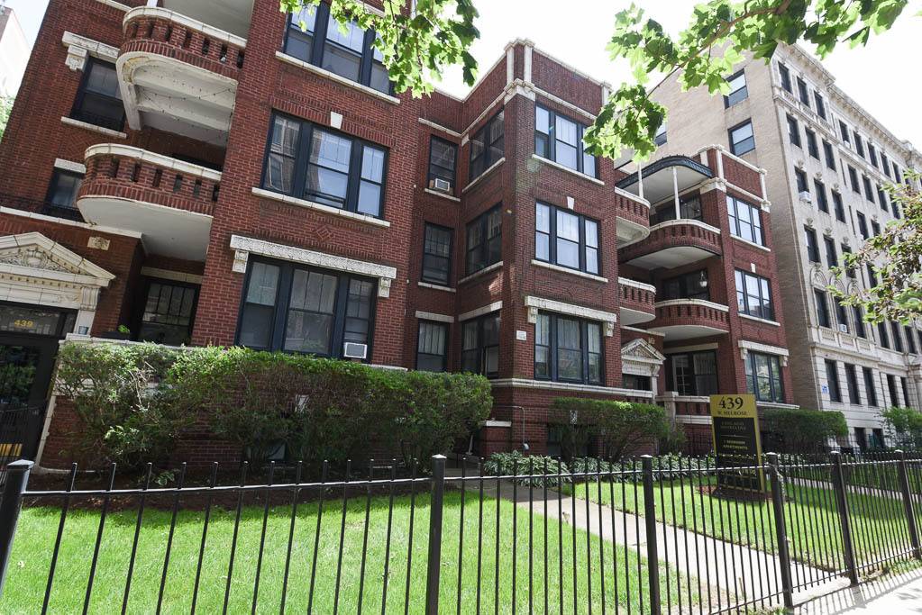 441 W Melrose Street #2C, Chicago, IL 60657