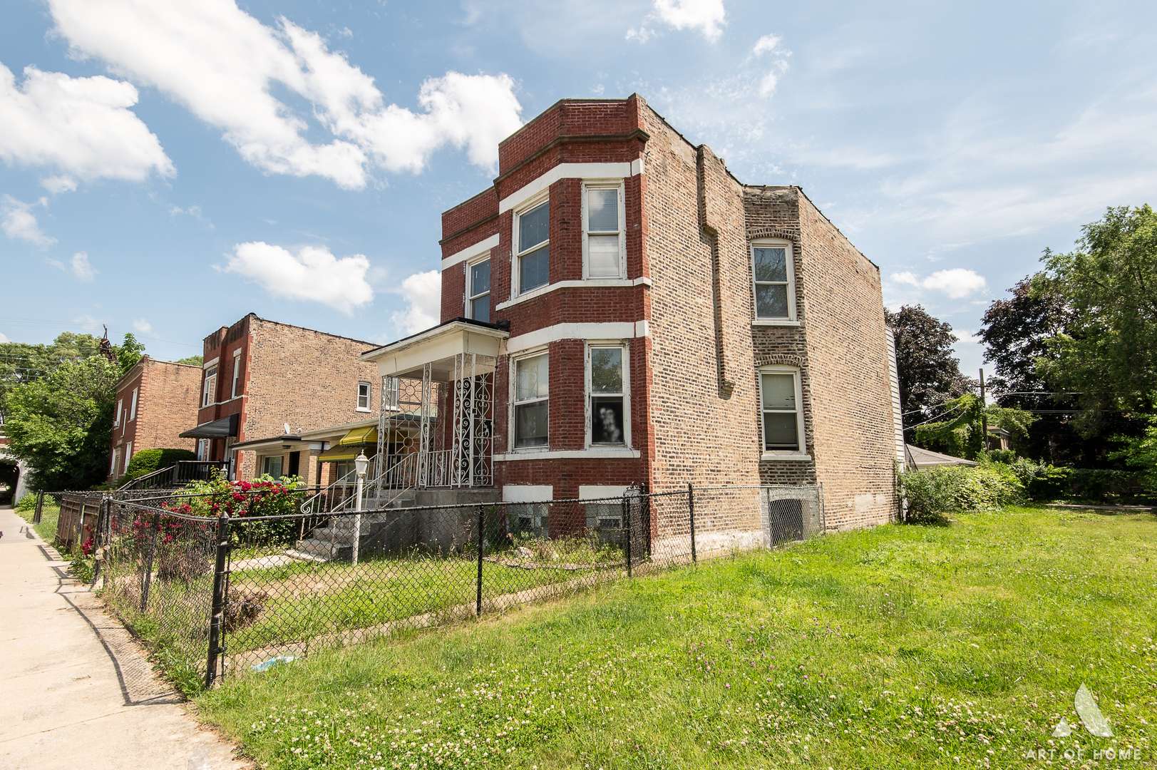 Chicago, IL 60619,1229 E 71st Street