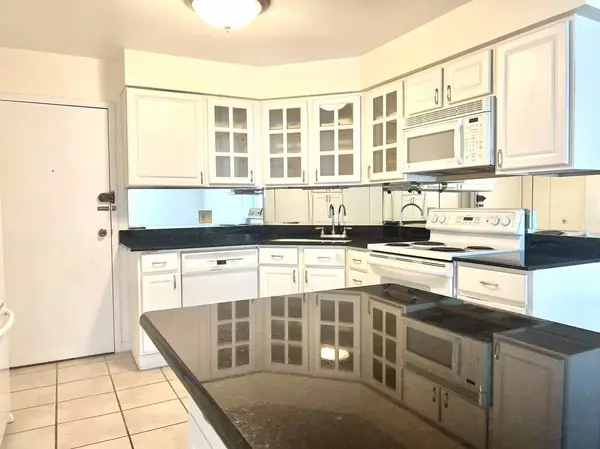 Chicago, IL 60660,6033 N SHERIDAN Road #27C