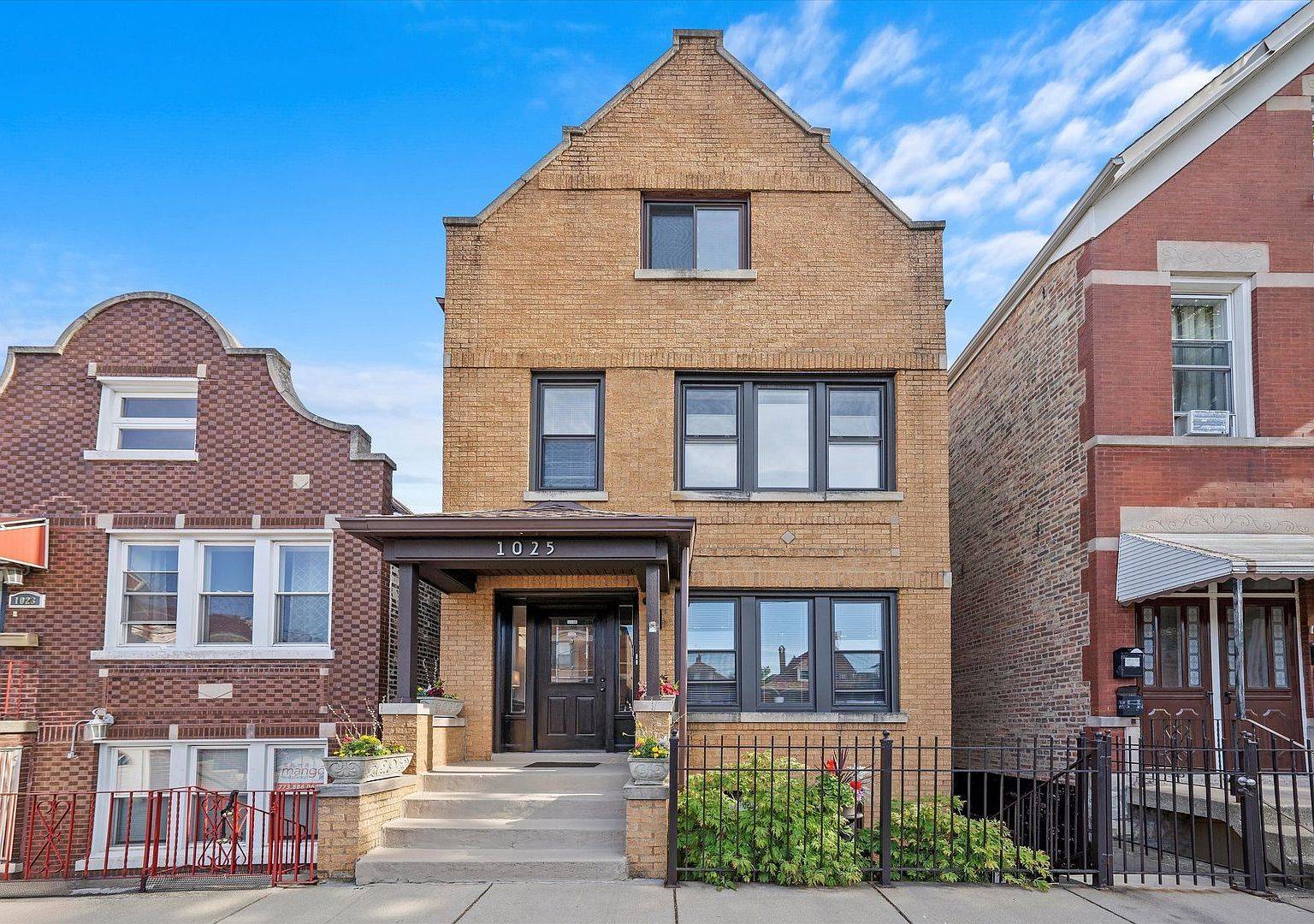 1025 W 31st Place #2, Chicago, IL 60608
