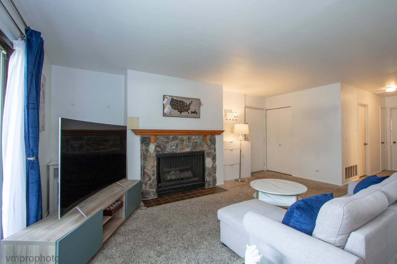 Schaumburg, IL 60193,1418 Seven Pines Road #C2