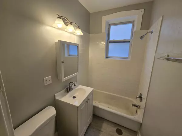 Chicago, IL 60625,4747 N Monticello Avenue #1B