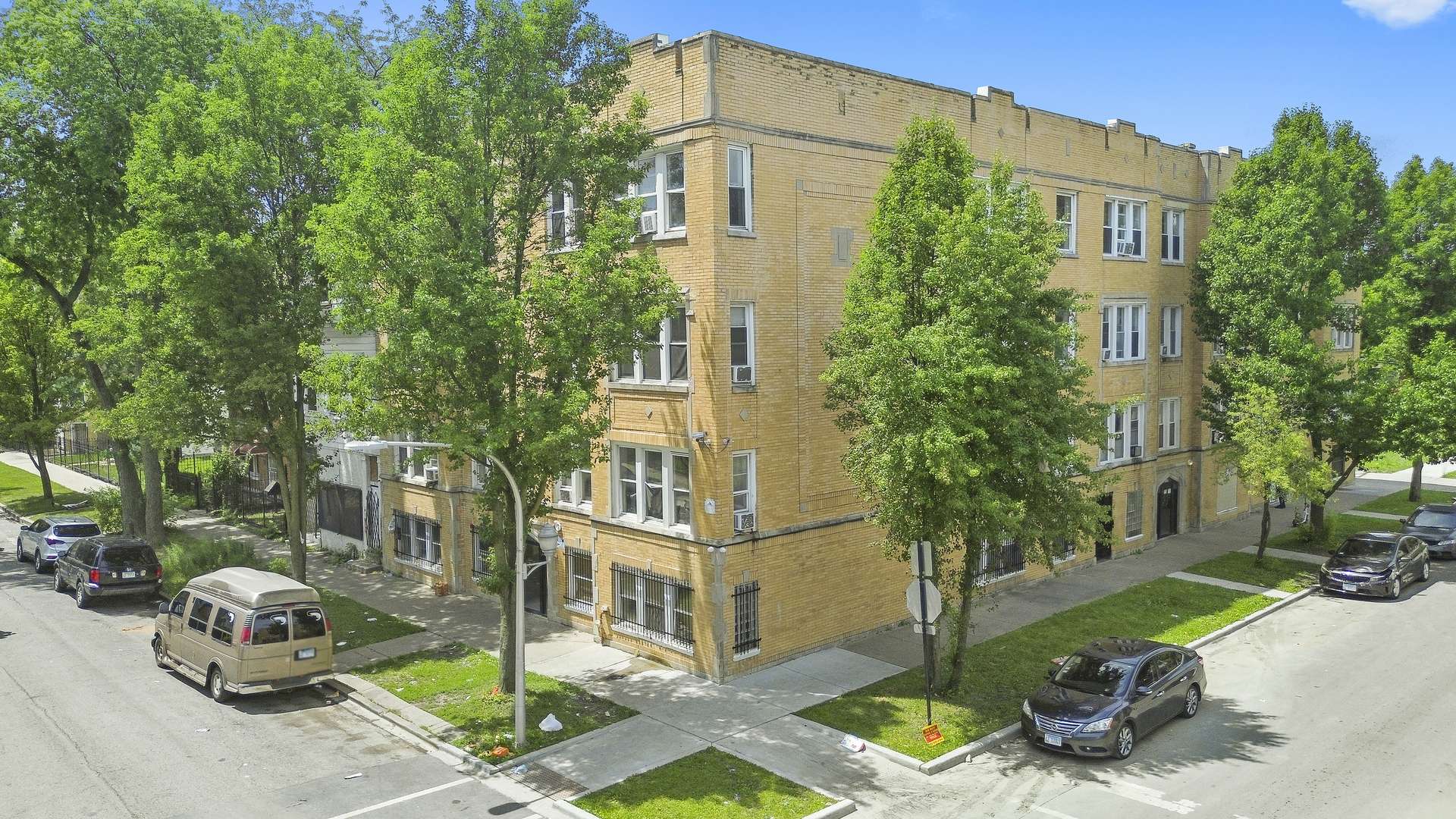 Chicago, IL 60623,1300 S KARLOV Avenue