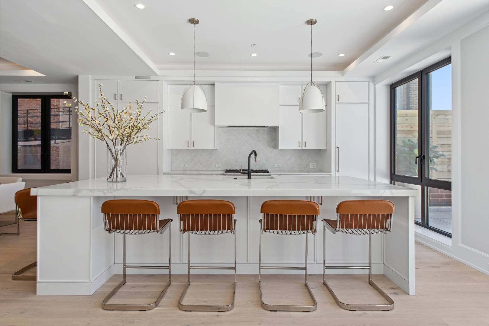 Chicago, IL 60607,116 N Willard Court #302
