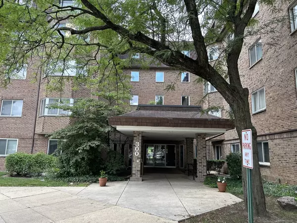 300 S Roselle Road #116, Schaumburg, IL 60193