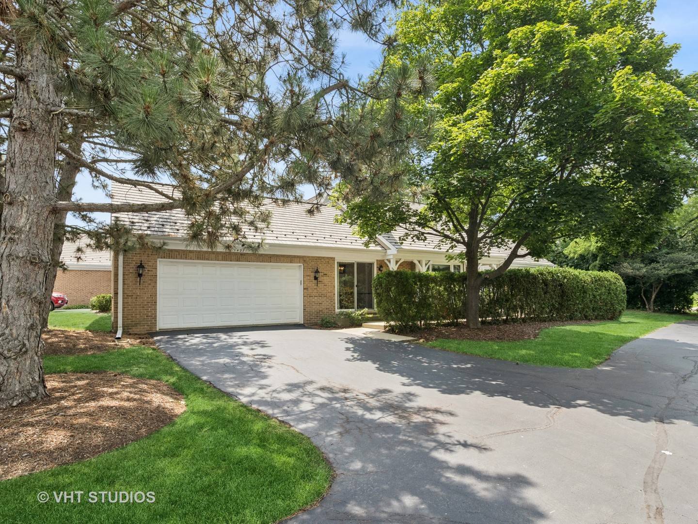 Inverness, IL 60067,1427 Shire Circle