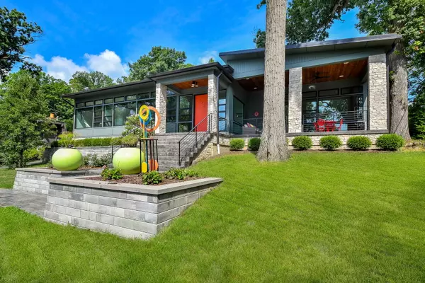 732 Crescent Boulevard, Glen Ellyn, IL 60137
