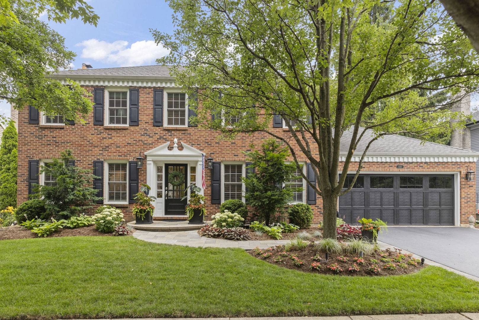 Naperville, IL 60563,1563 Abbotsford Drive
