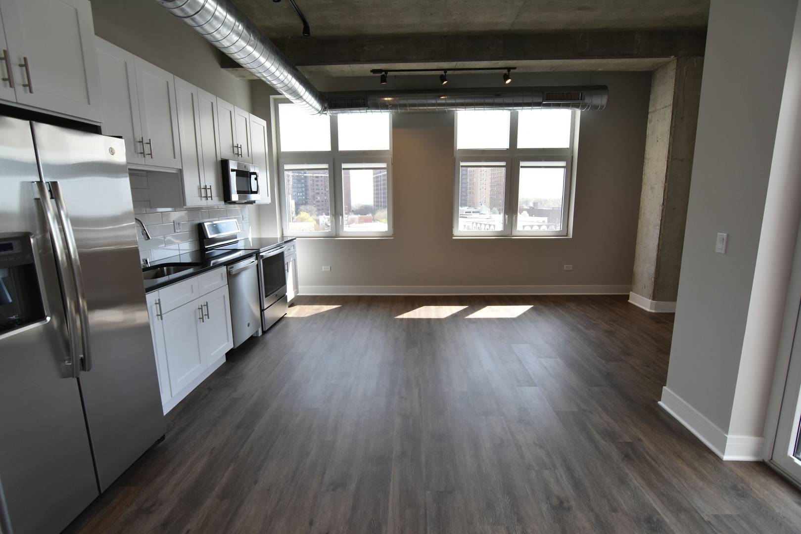 Chicago, IL 60613,3833 N Broadway Street #712