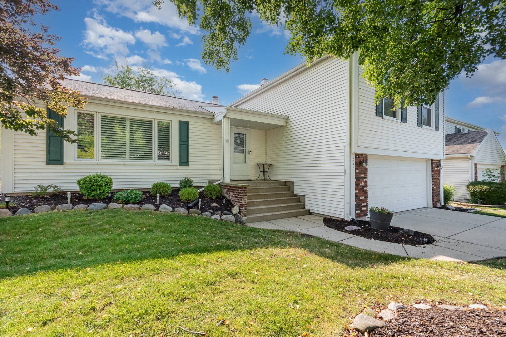 Schaumburg, IL 60194,623 Brian Avenue