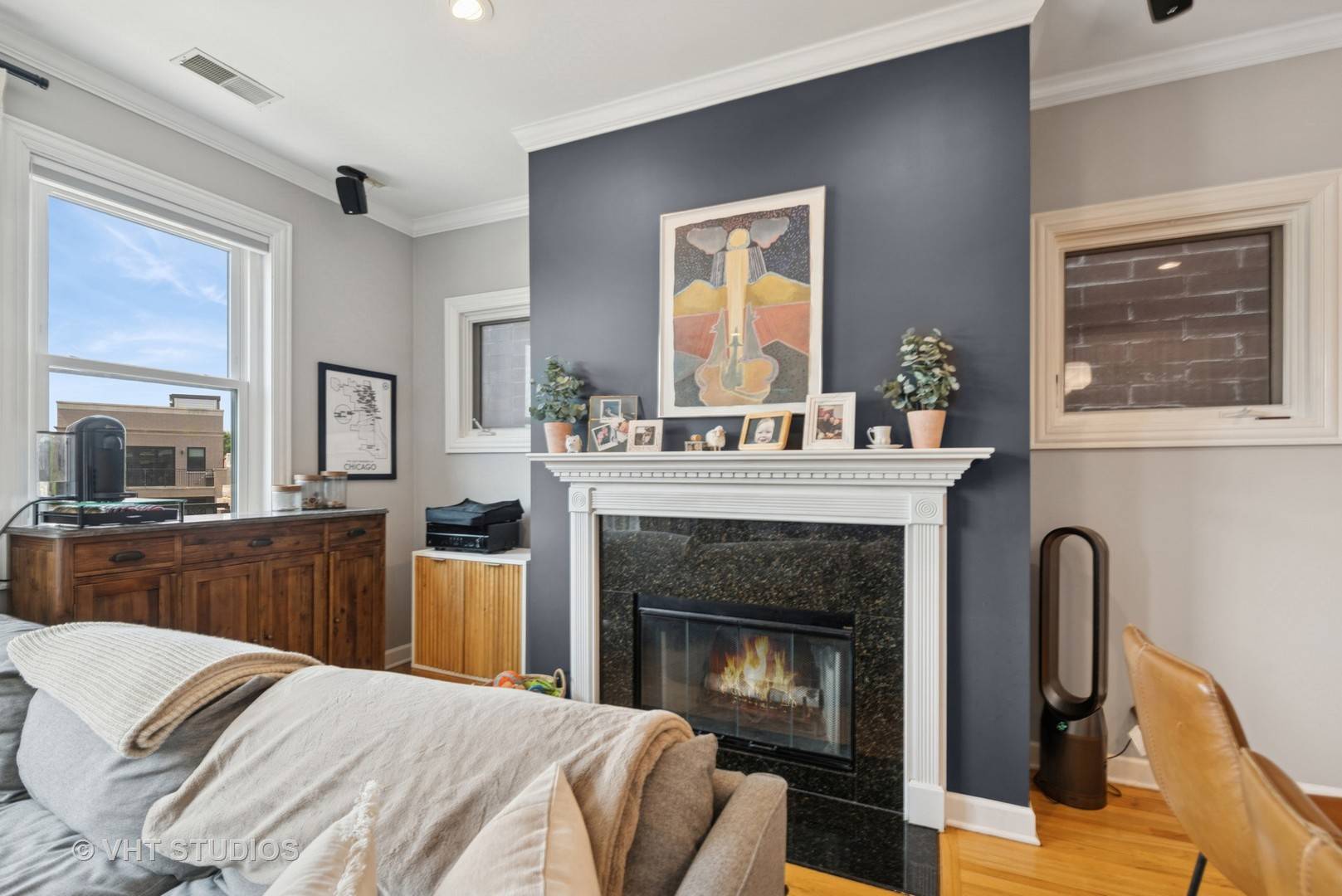 Chicago, IL 60618,4355 N LINCOLN Avenue #4