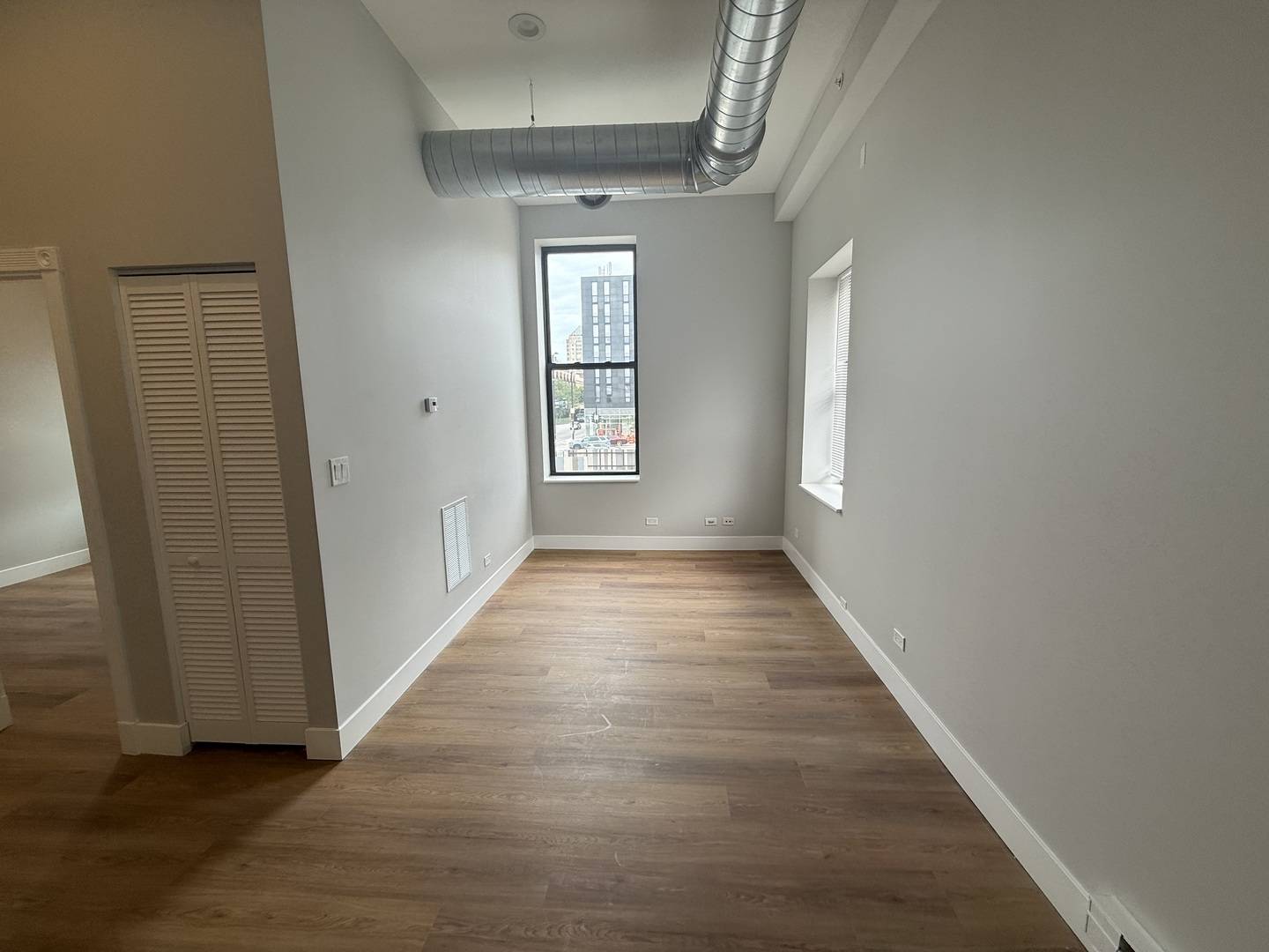 Chicago, IL 60660,1219 W Devon Avenue #203