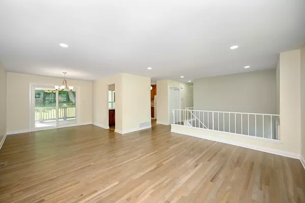 Glen Ellyn, IL 60137,21W745 Glen Valley Drive