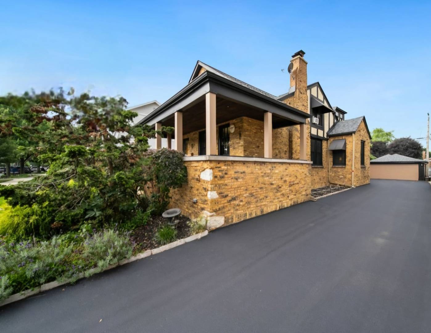 Chicago, IL 60631,7246 N Oleander Avenue
