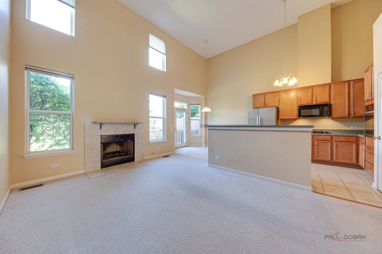 Northbrook, IL 60062,717 Sarah Lane