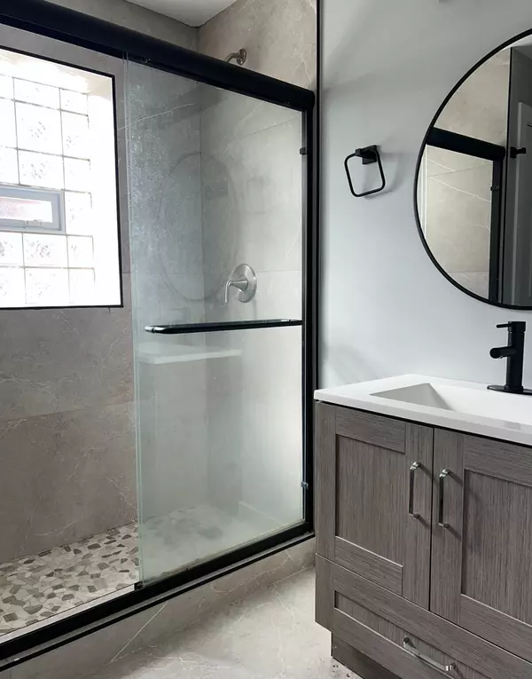 Chicago, IL 60617,11315 S Avenue G