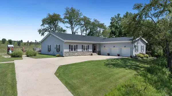 903 Timber Trail Drive, Dixon, IL 61021
