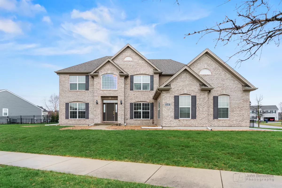 Elgin, IL 60124,173 Hibiscus Lane