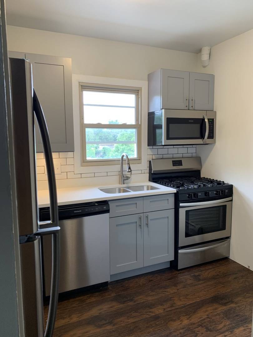 Chicago, IL 60626,7319 N Rogers Avenue #107