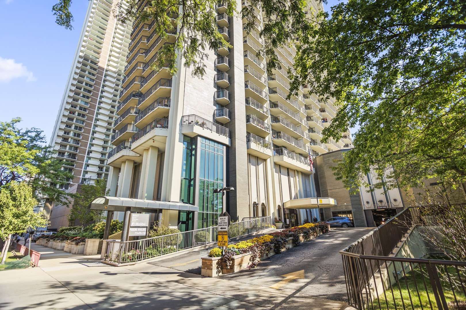 Chicago, IL 60660,6007 N Sheridan Road #37H