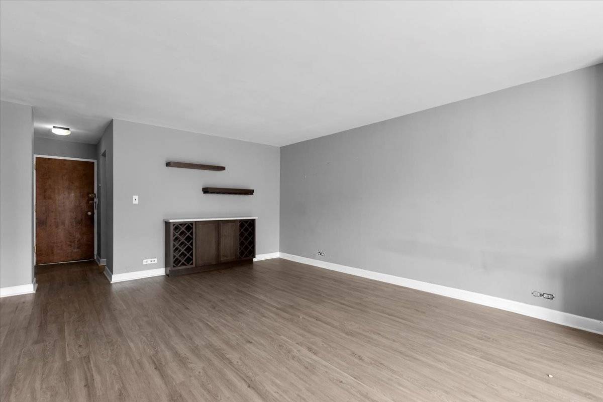 Chicago, IL 60660,5601 N Sheridan Road #20D