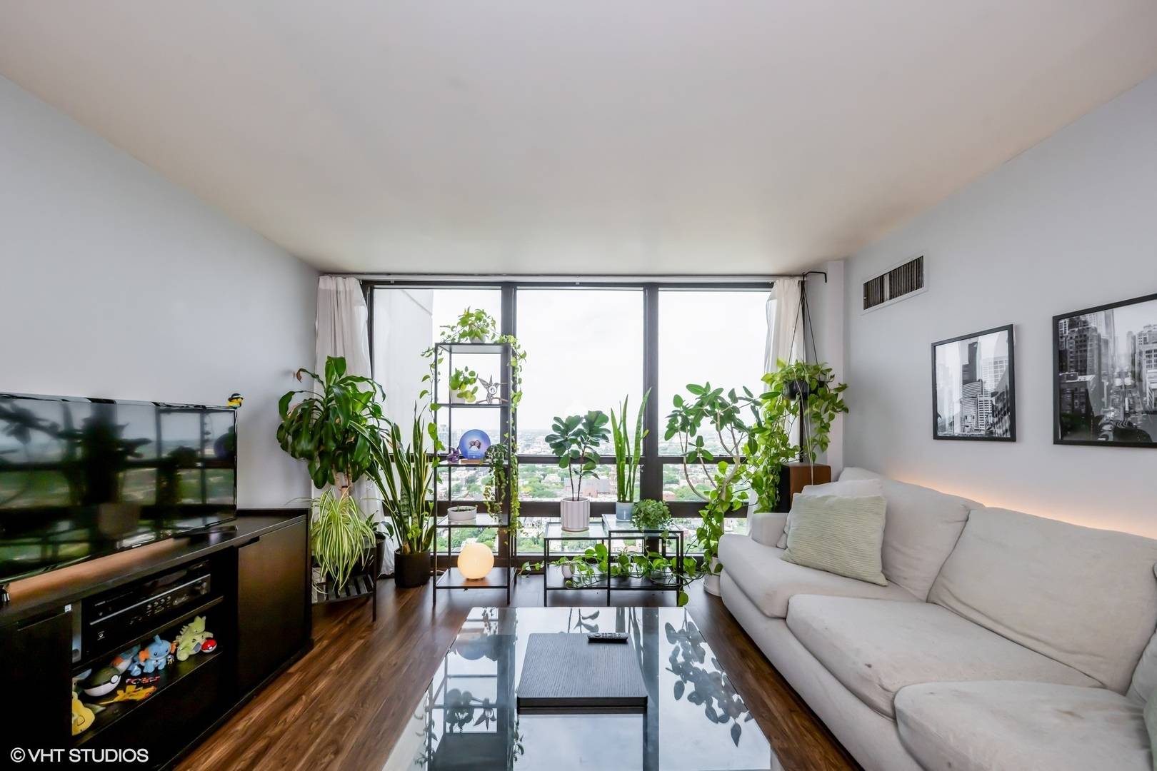 Chicago, IL 60614,1636 N Wells Street #3308