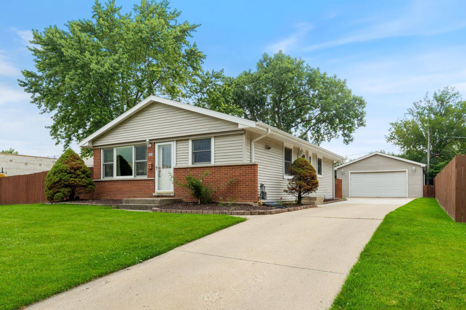 267 N Idlewild Avenue, Mundelein, IL 60060