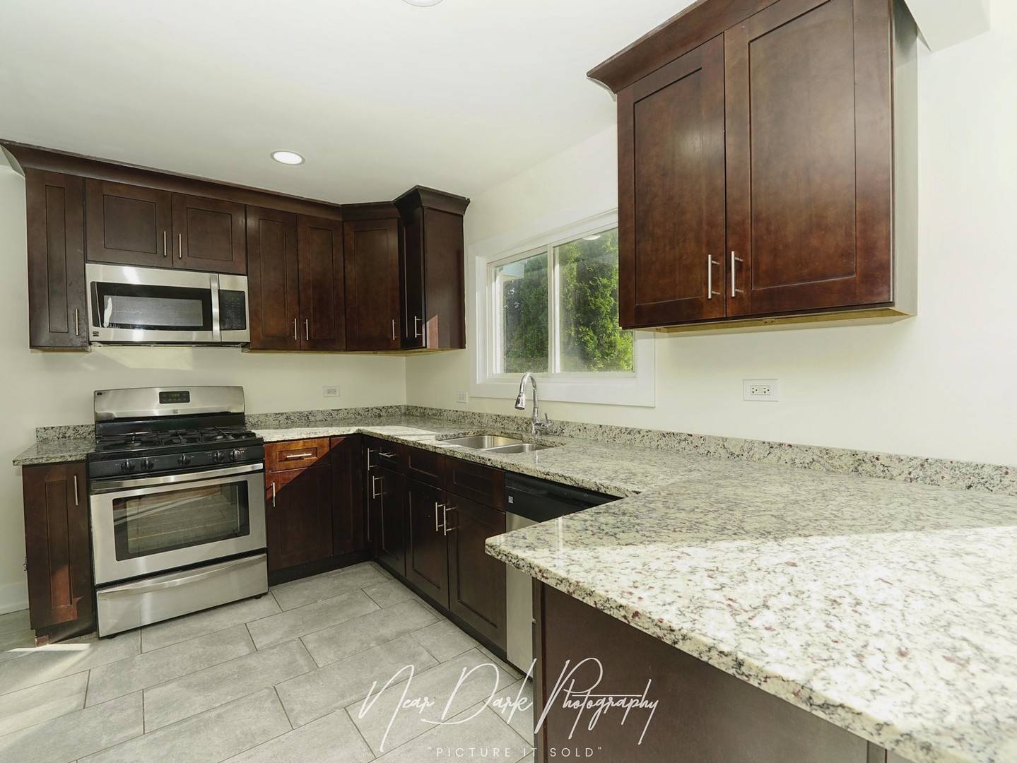 Mundelein, IL 60060,837 Wilcox Avenue