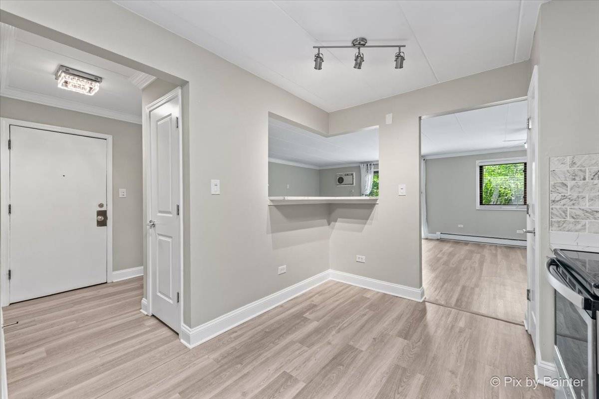 Wheaton, IL 60189,1220 S Lorraine Road #2H
