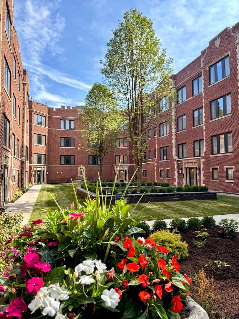 1337 W Estes Avenue #2A, Chicago, IL 60626