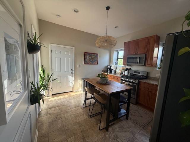 Chicago, IL 60622,1727 W Superior Street #3F