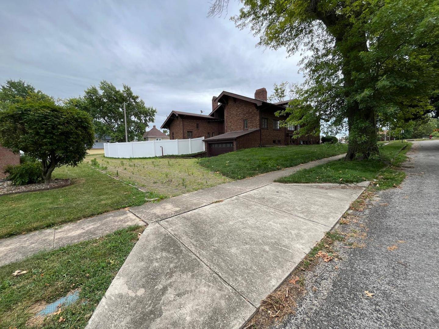 Clinton, IL 61727,109 W Macon Street